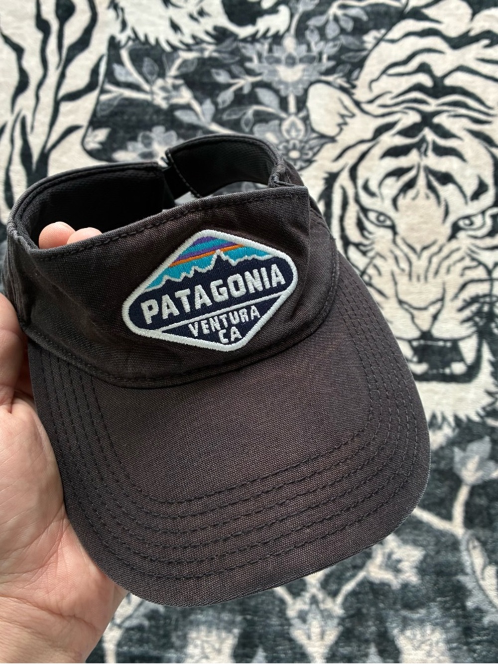 016 - PATAGONIA OUTDOORS SUN FADED VISOR HAT